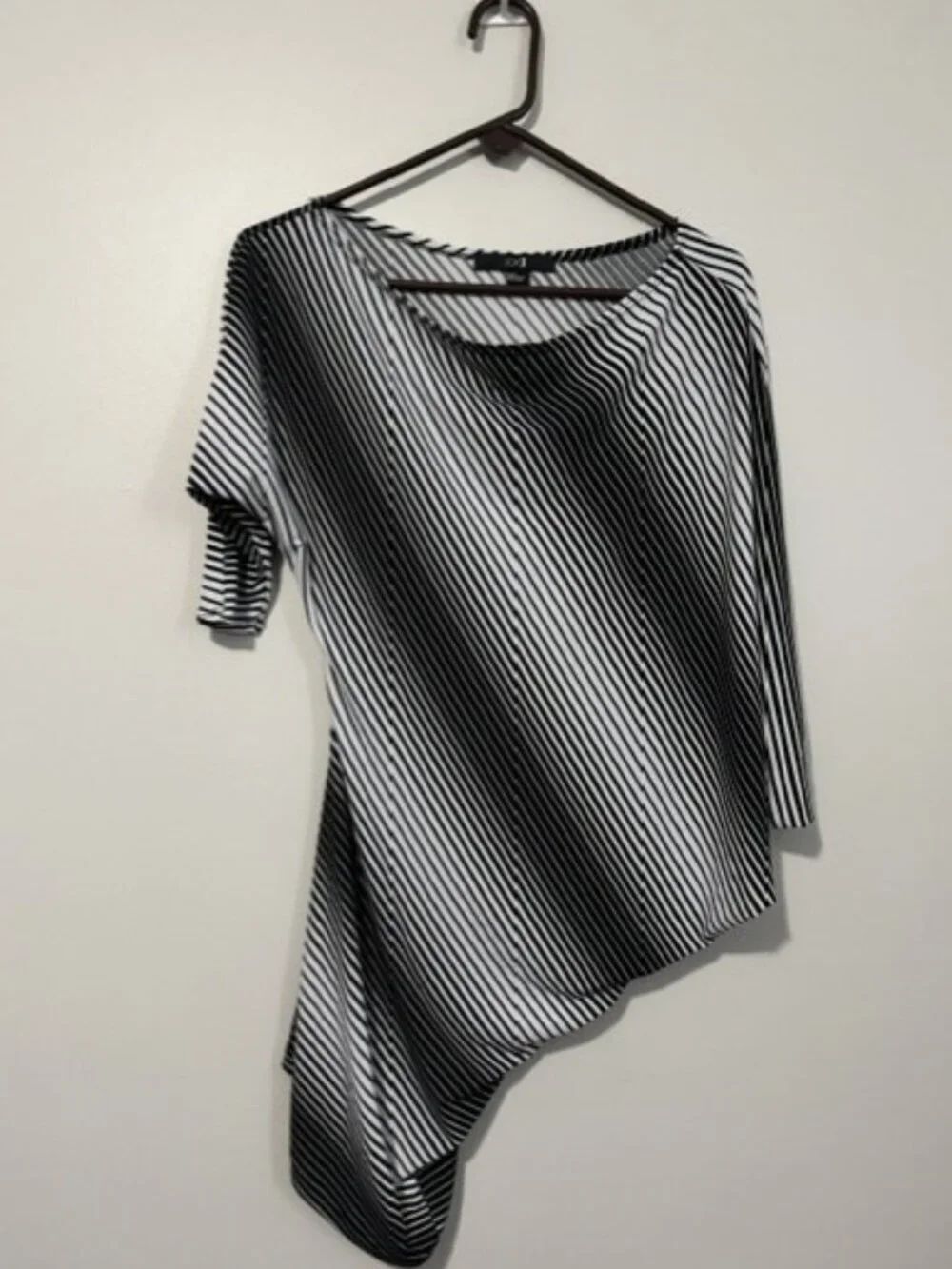 Woman's XXI Short Sleeve Party Dress Color Black and White Size Large
